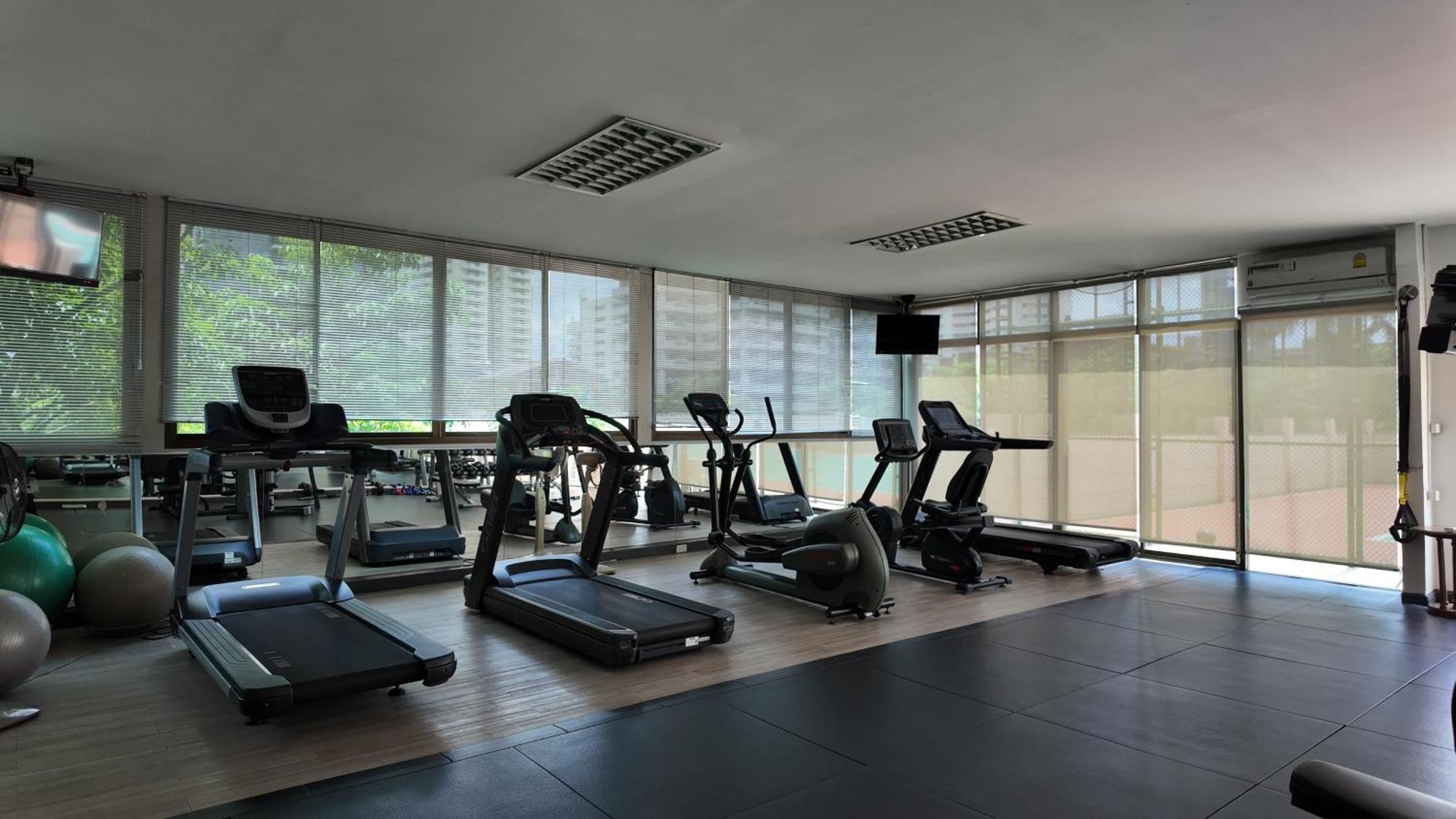 Charan Tower Residences By Aspira Bangkok Kültér fotó